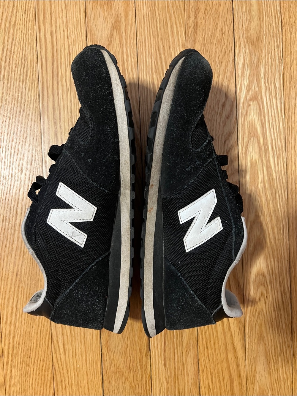 New Balance Men's Black and White Low-Top Sneakers